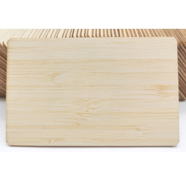 Kuva NTAG 215 "Plastic card" in wood material with RFID 13.56 MHz chip. 70102151 (DE,SE,NO,FI,RO,PL)